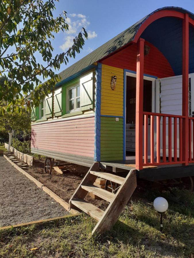 Luxury tent Roulotte Au Numero 886 Salernes